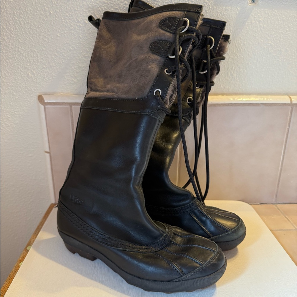 UGG Women's Black and Brown Winter Boots